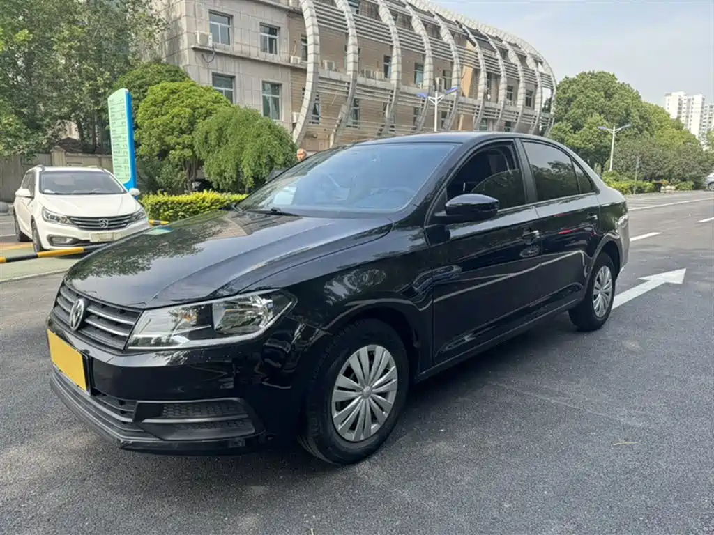 VOLKSWAGEN SANTANA 2019