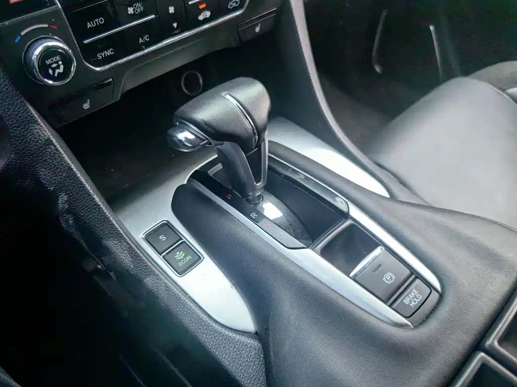 HONDA AVANCIER 2017