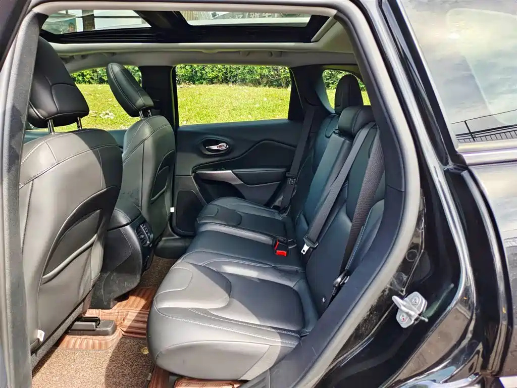 JEEP CHEROKEE 2019