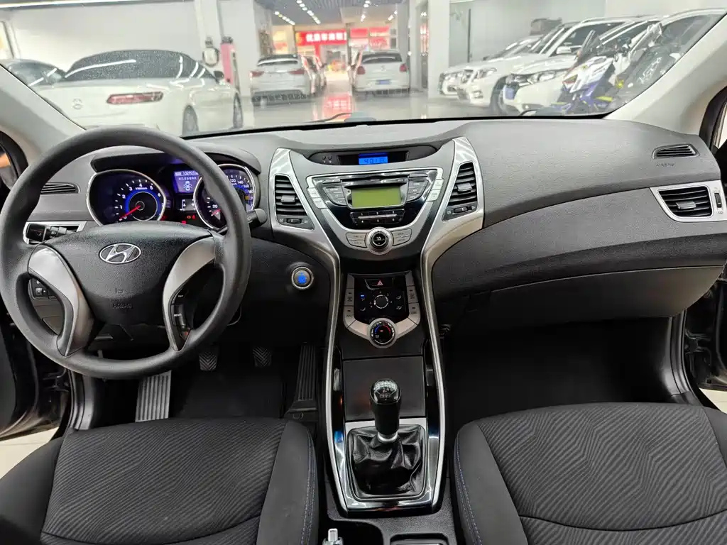 HYUNDAI ELANTRA 2013