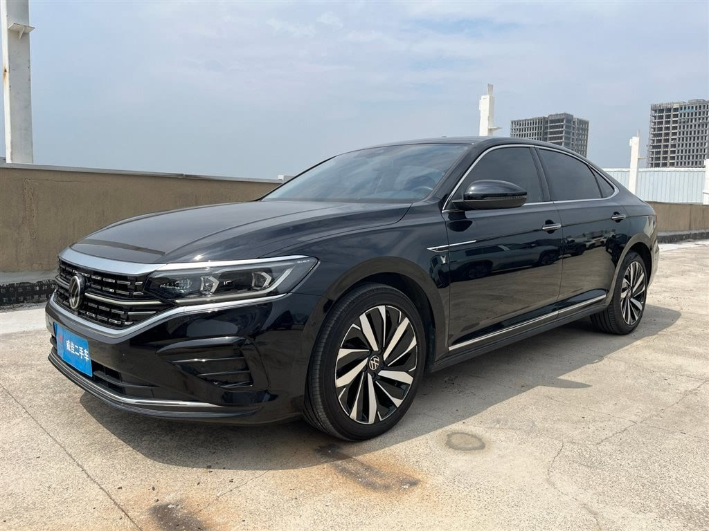 VOLKSWAGEN PASSAT 2022