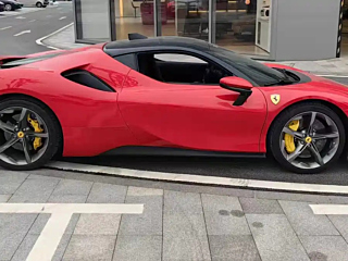 FERRARI SF90