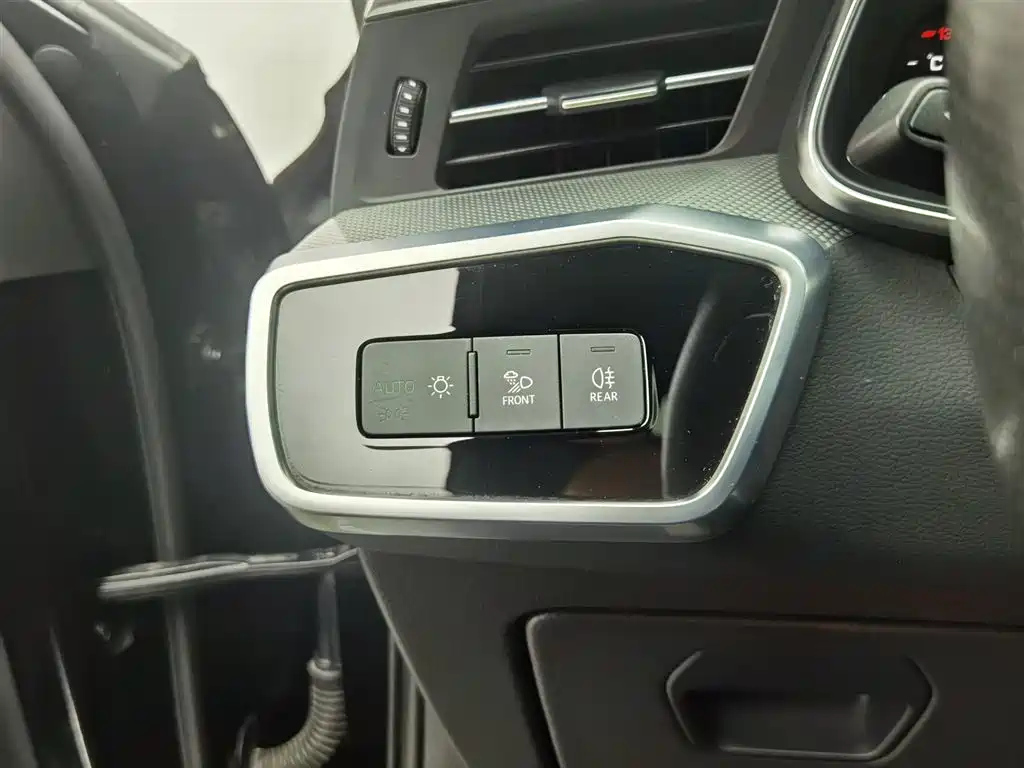 AUDI A6L 2021