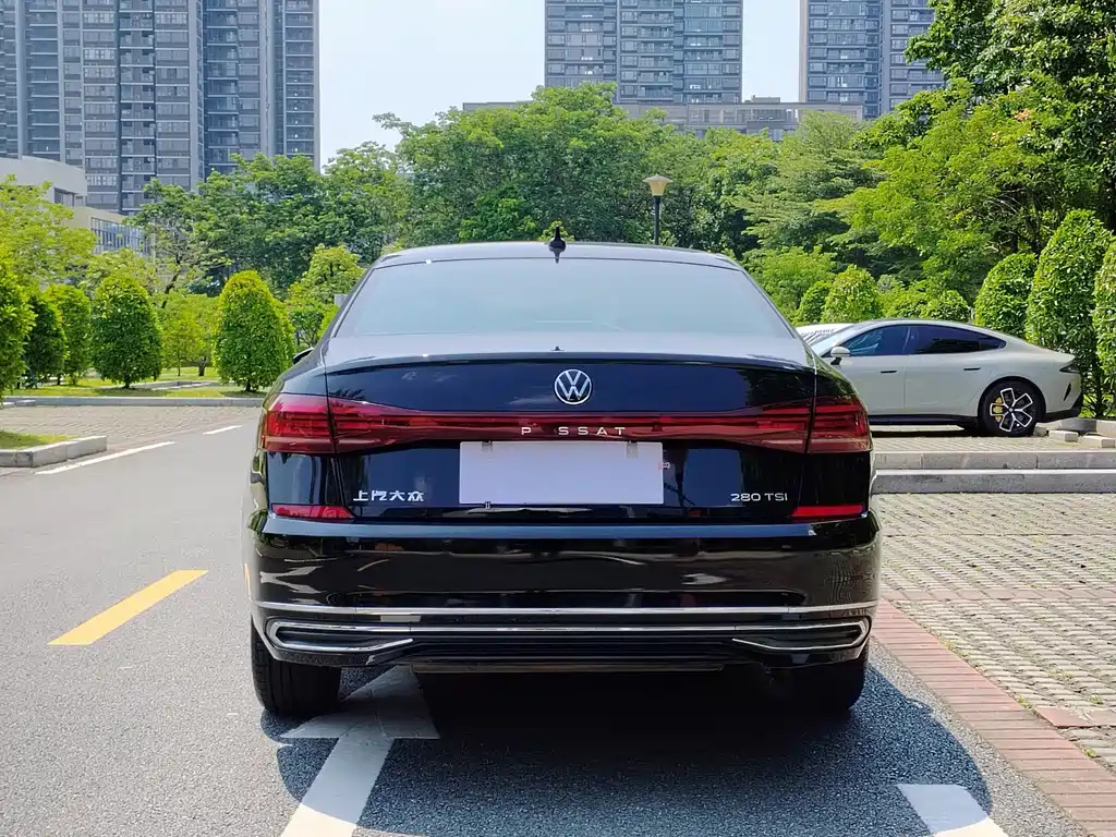 VOLKSWAGEN PASSAT 2022