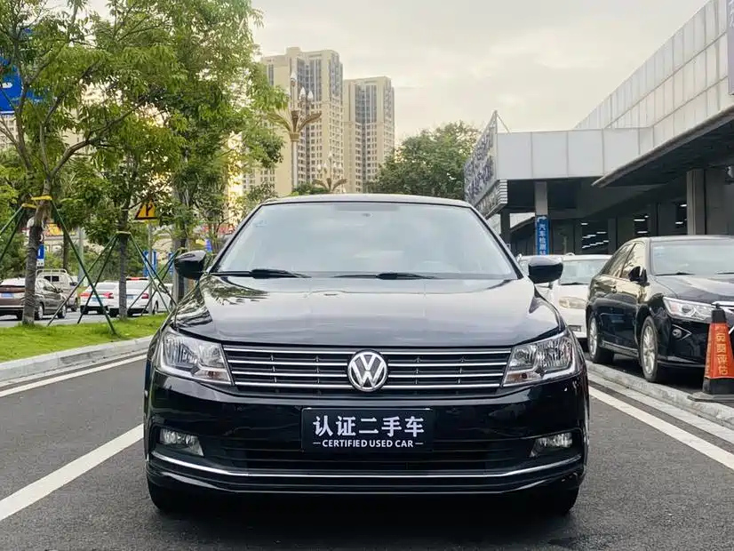 VOLKSWAGEN LAVIDA 2016