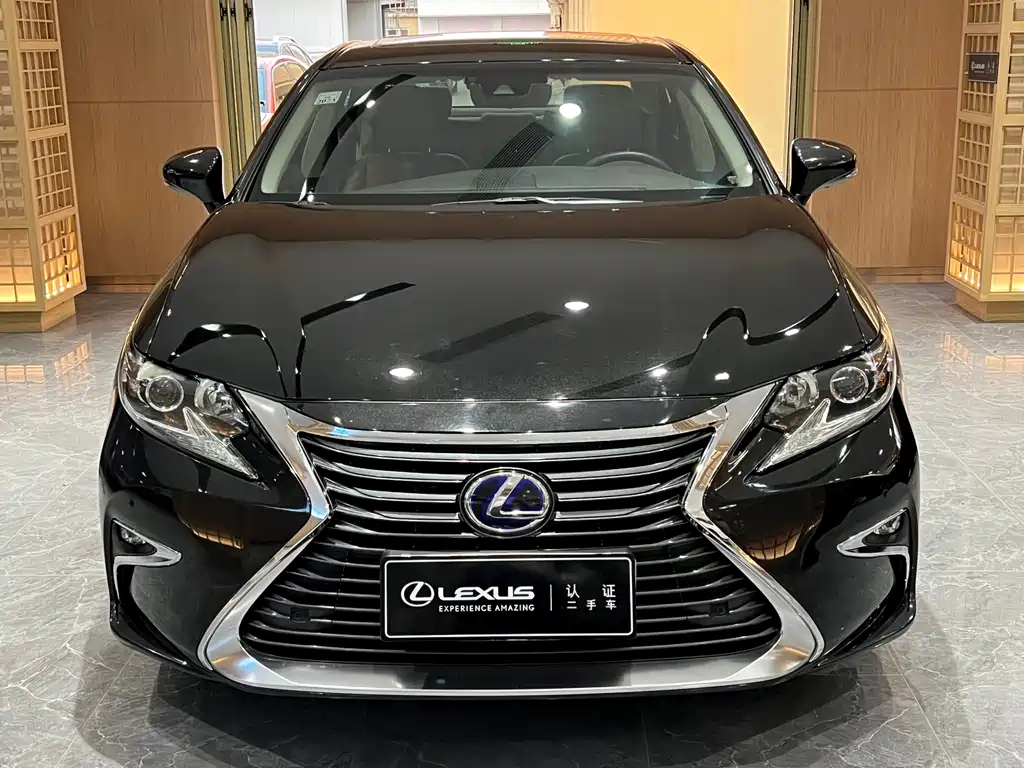 LEXUS ES 2015