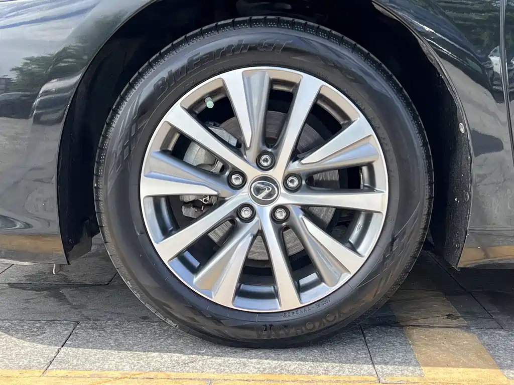 LEXUS ES 2020