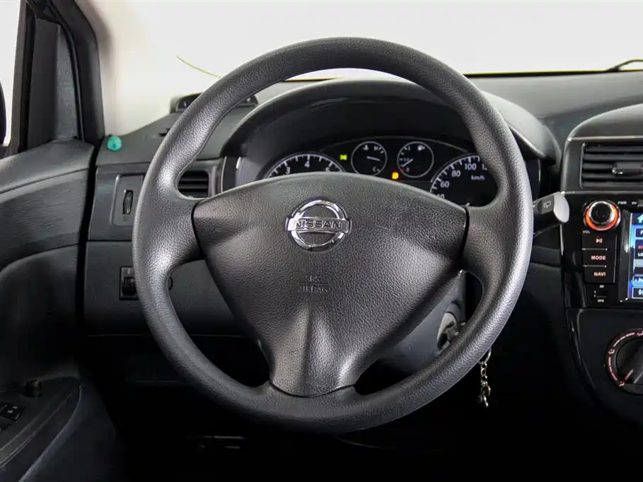 NISSAN TIIDA TIIDA 2015