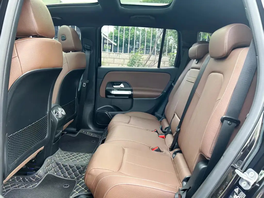 MERCEDES BENZ GLB 2024