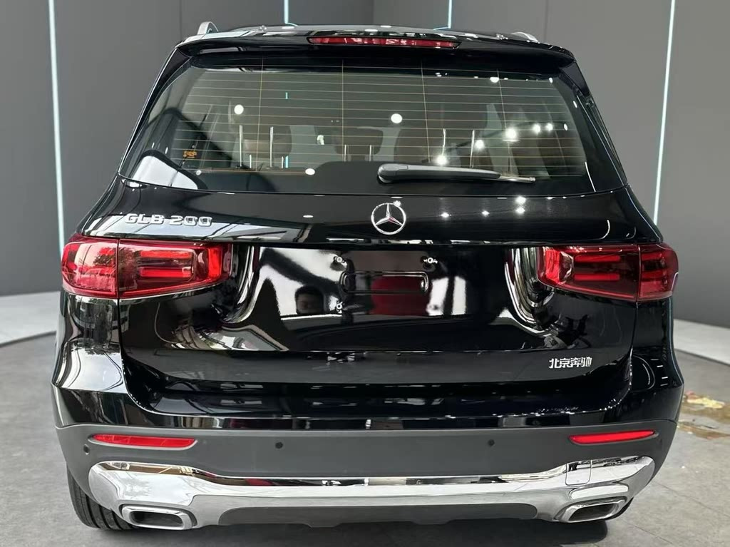 MERCEDES BENZ GLB 2024