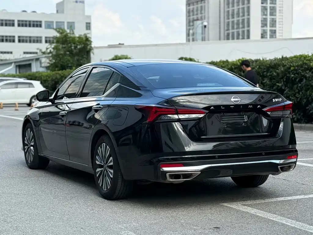 NISSAN TEANA 2022