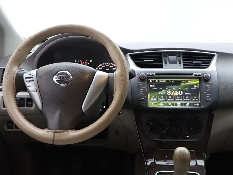 NISSAN SYLPHY 2013