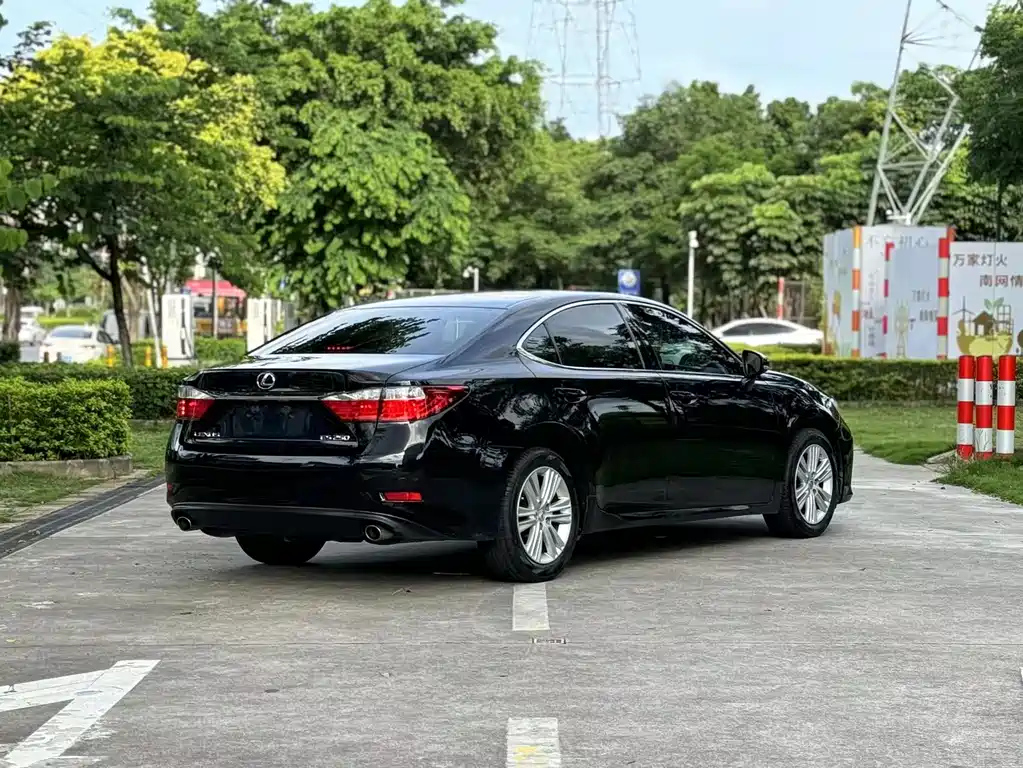 LEXUS ES 2014