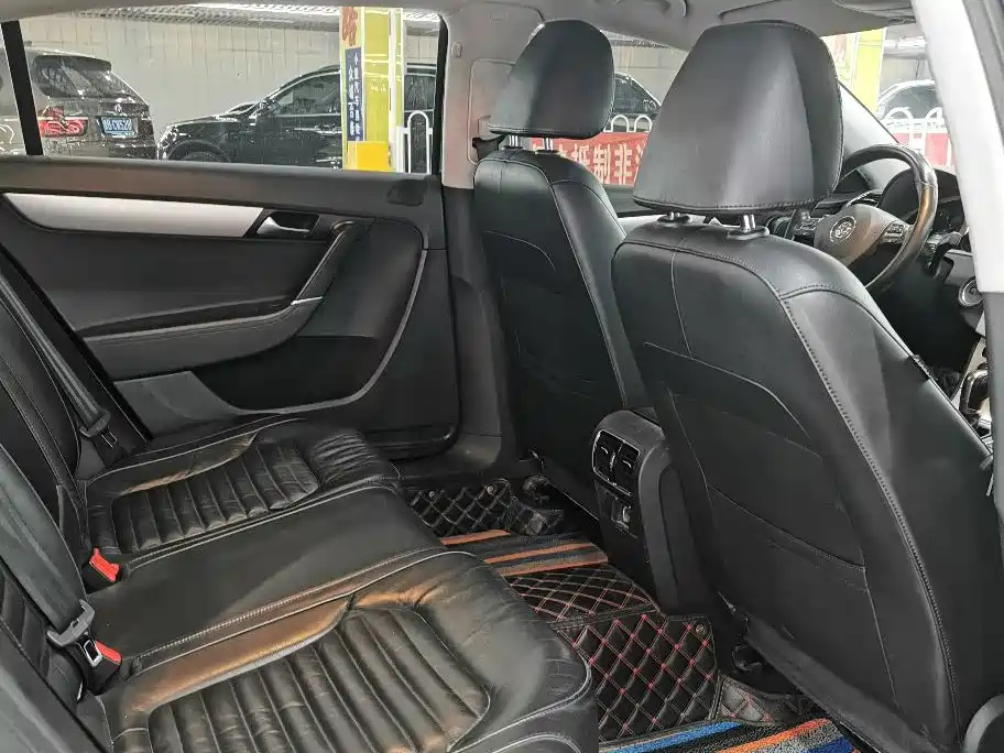 VOLKSWAGEN MAGOTAN 2016