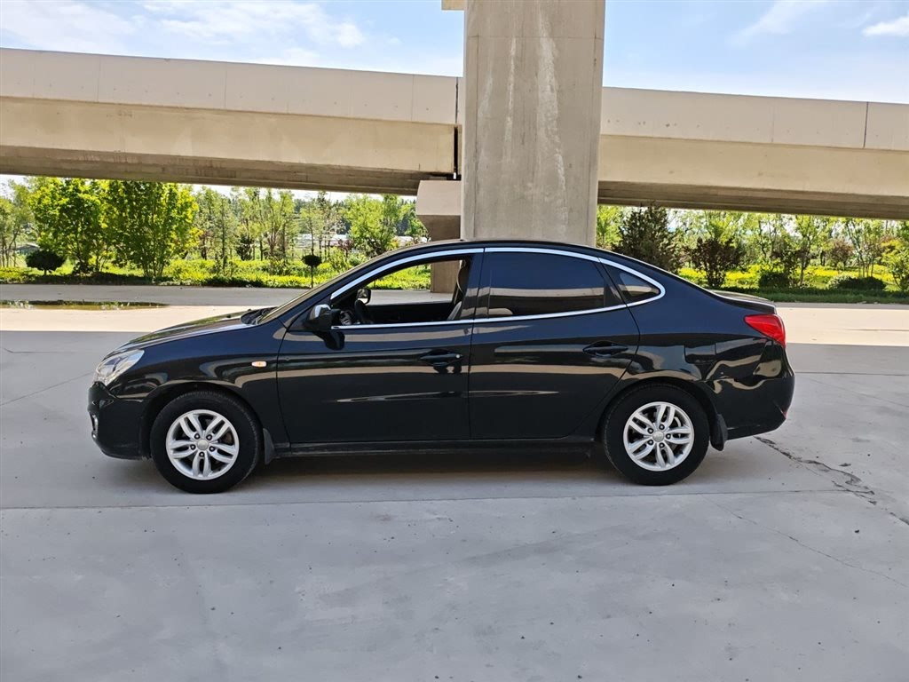 HYUNDAI CELESTA 2011