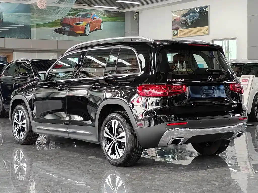 MERCEDES BENZ GLB 2024