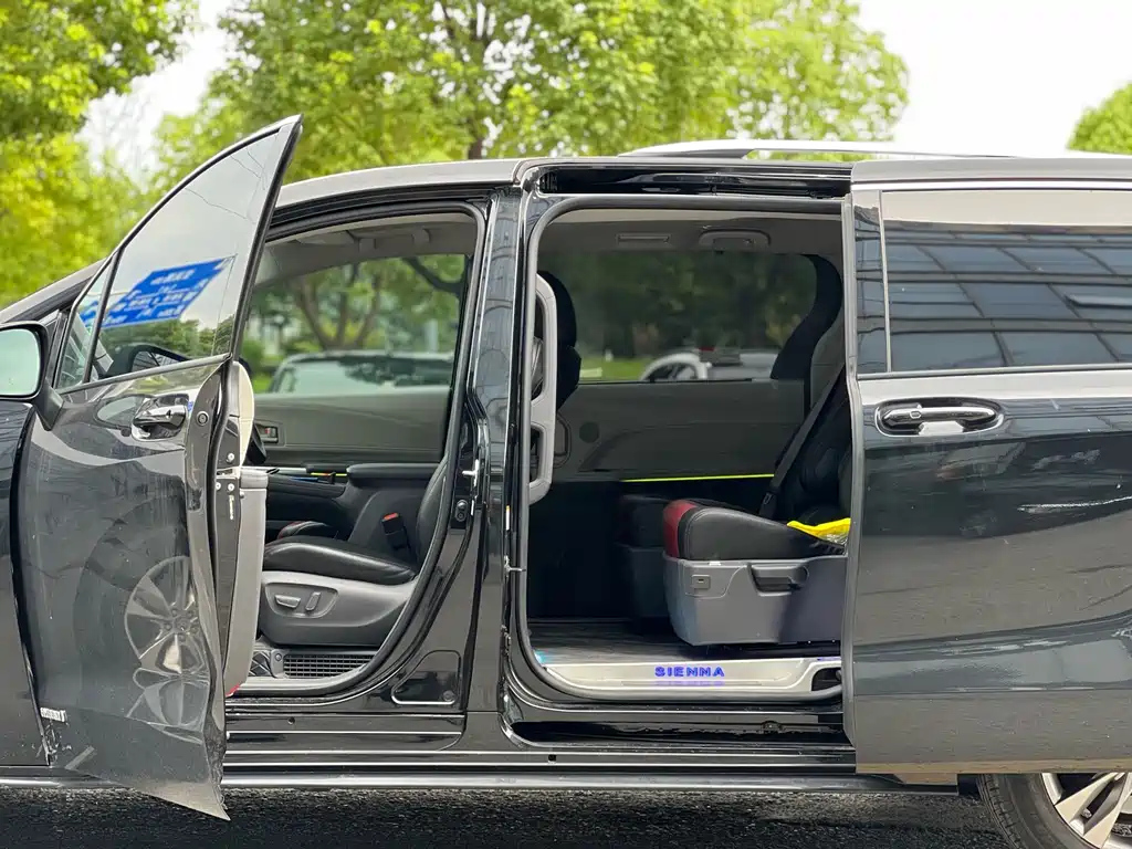 TOYOTA SIENNA SIENNA 2024