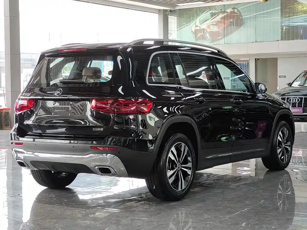 MERCEDES BENZ GLB 2024