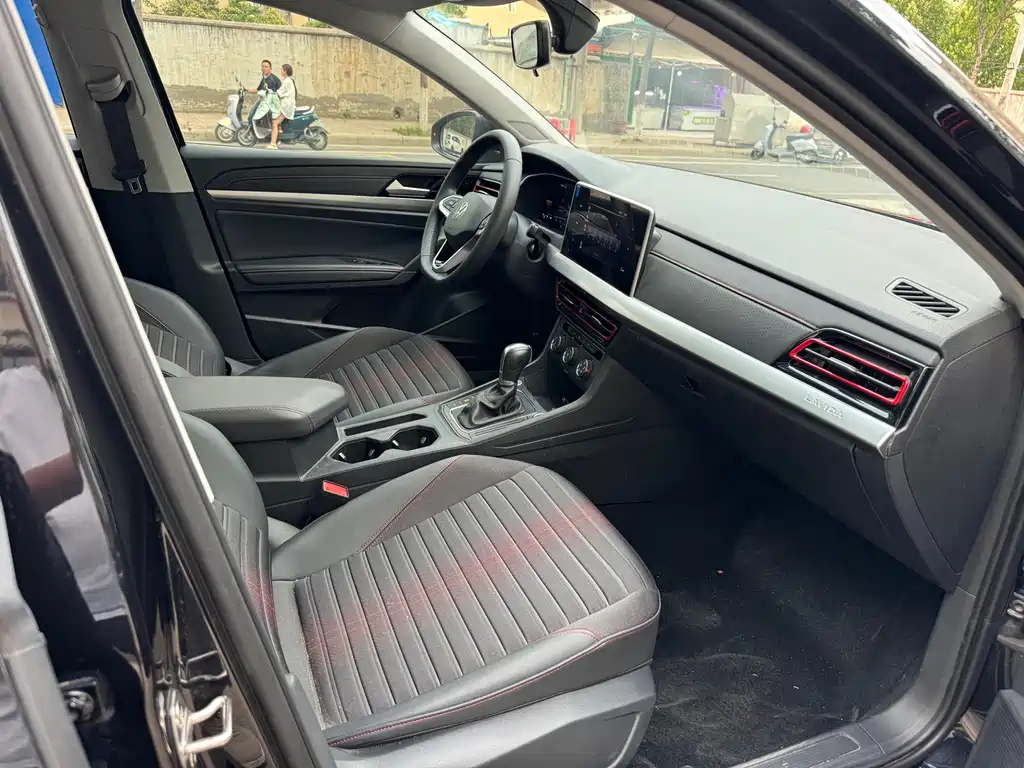 VOLKSWAGEN LAVIDA 2023