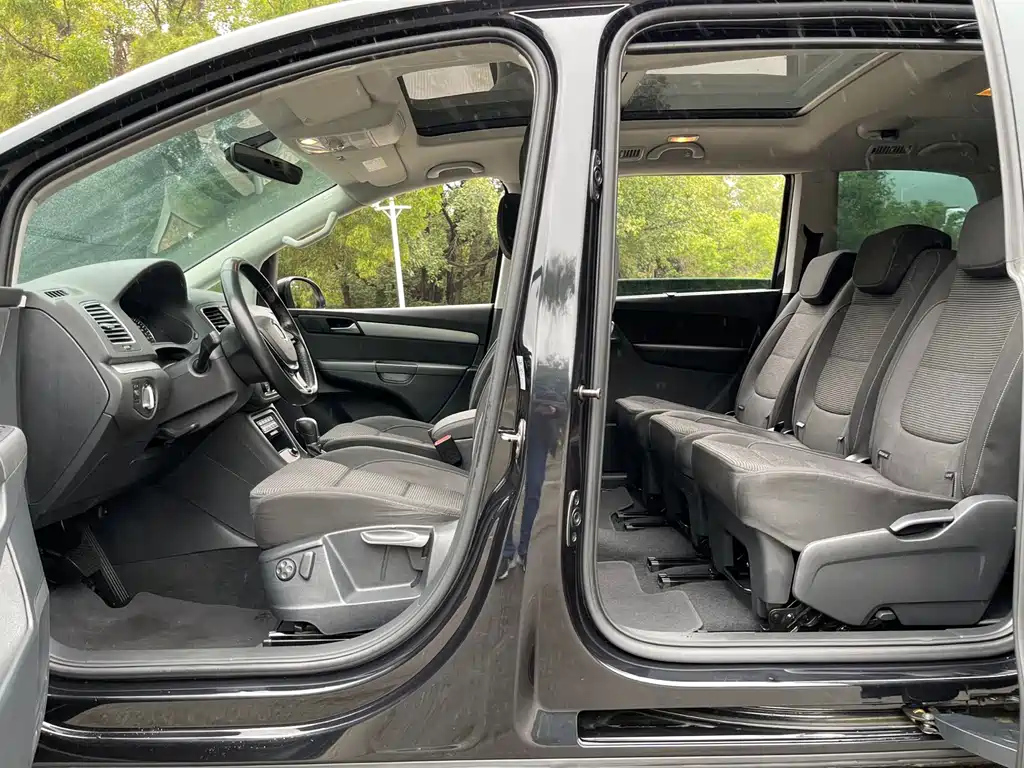 VOLKSWAGEN SHARAN 2016