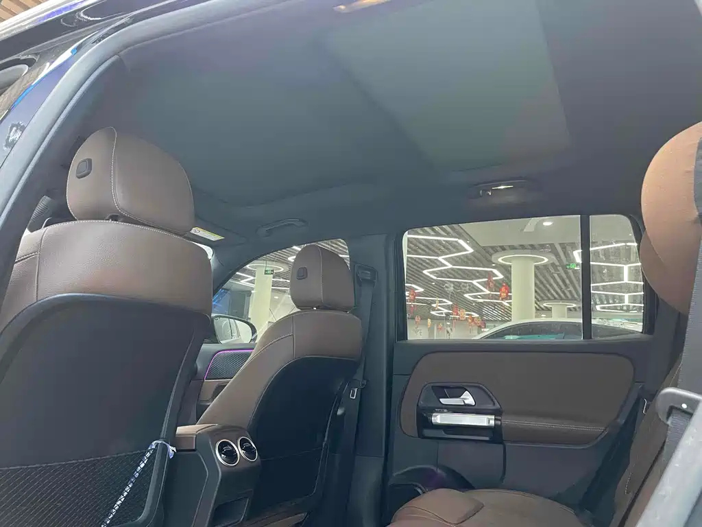 MERCEDES BENZ GLB 2024