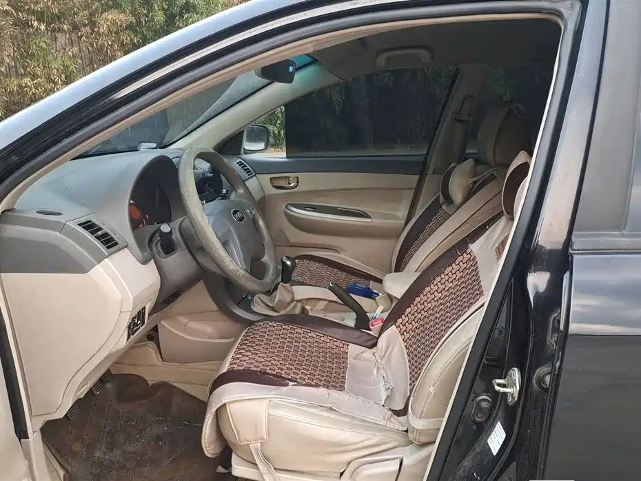 BYD L3 2012