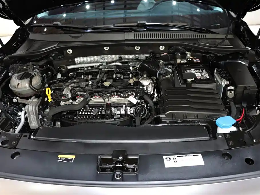 VOLKSWAGEN PASSAT 2024