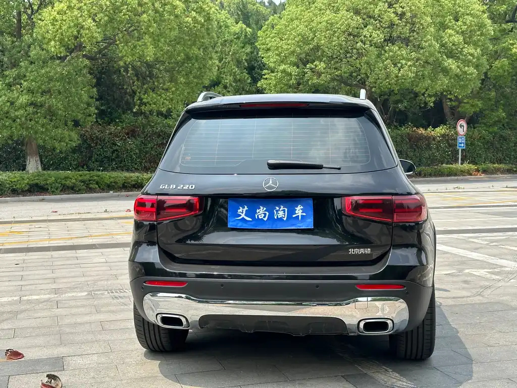MERCEDES BENZ GLB 2024