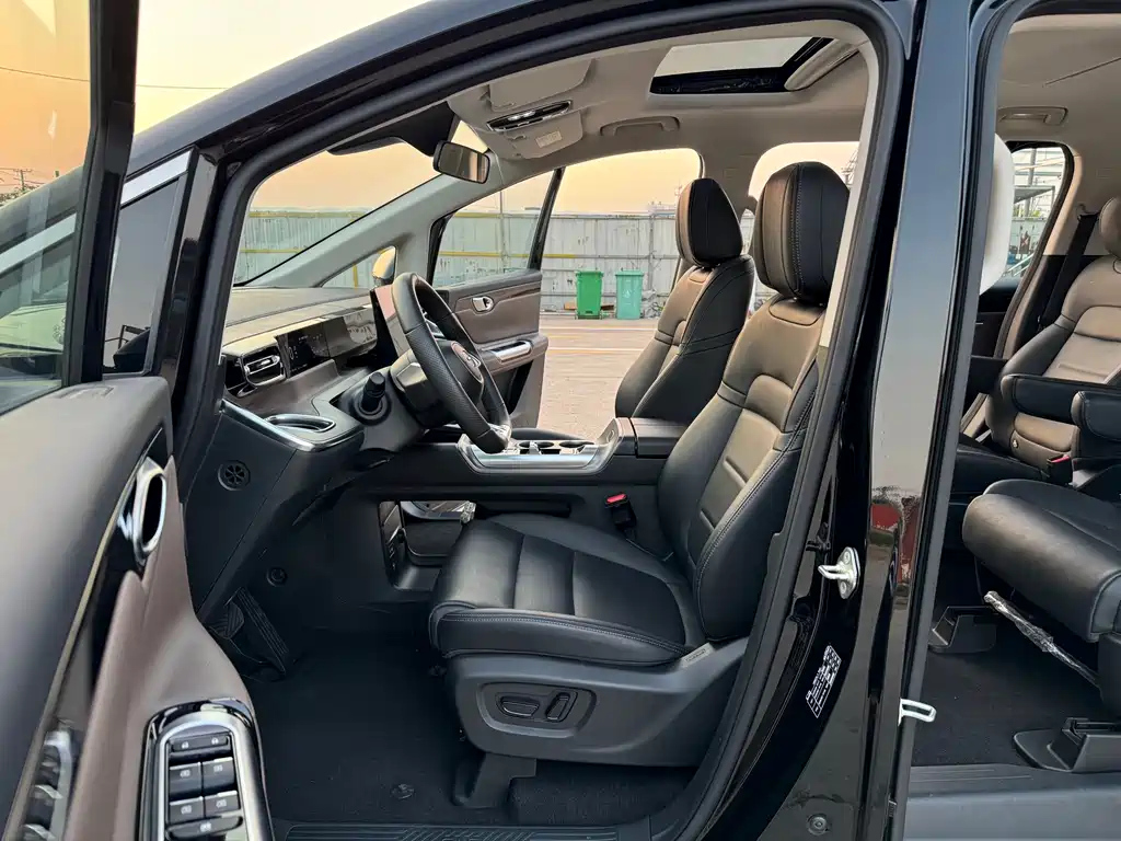 TRUMPCHI E8 NEW ENERGY 2024