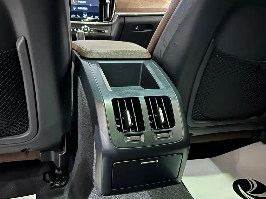 VOLVO S90 2021