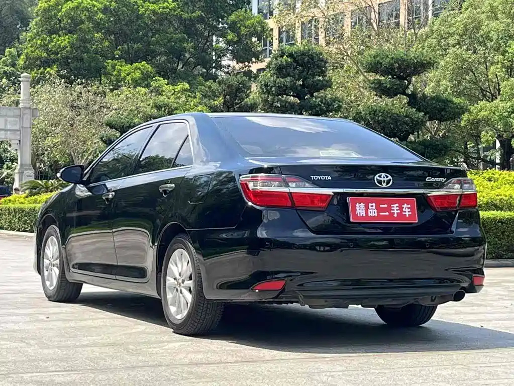 TOYOTA CAMRY 2015