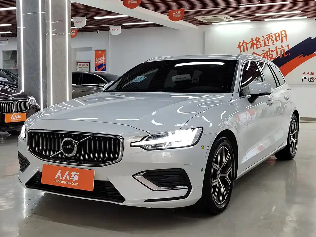 VOLVO V60 2023