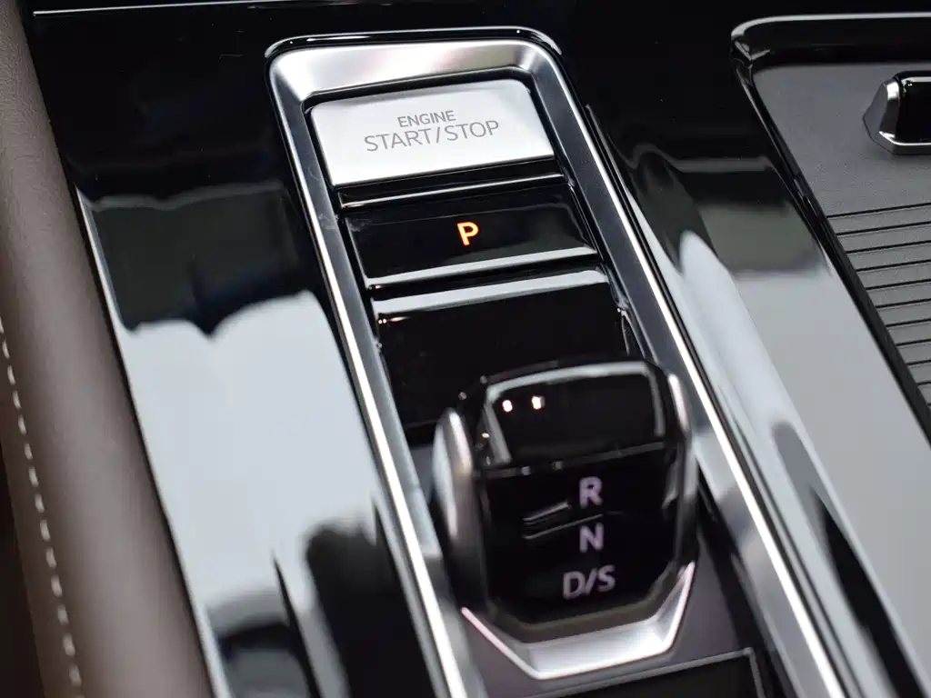 VOLKSWAGEN VILORAN 2024