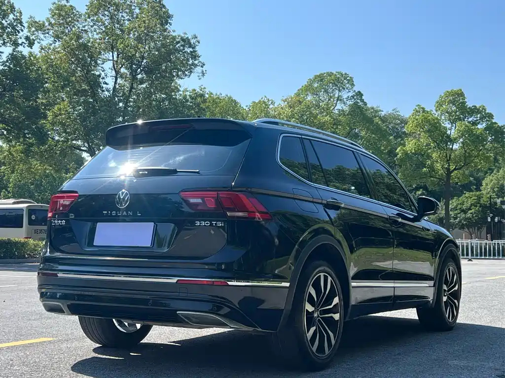 VOLKSWAGEN TIGUAN L 2021