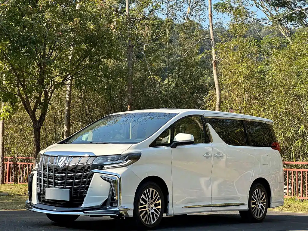 TOYOTA ALPHARD 2015