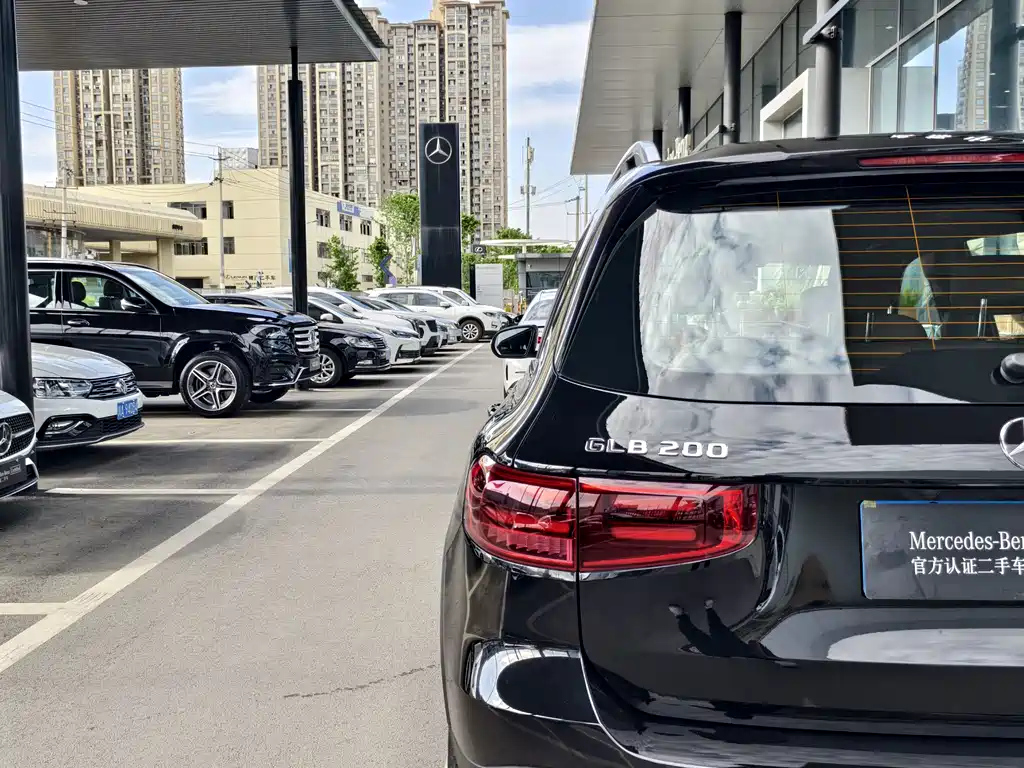 MERCEDES BENZ GLB 2024
