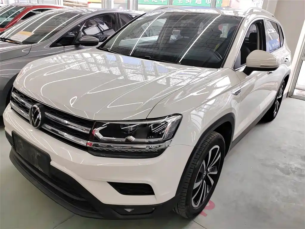VOLKSWAGEN THARU