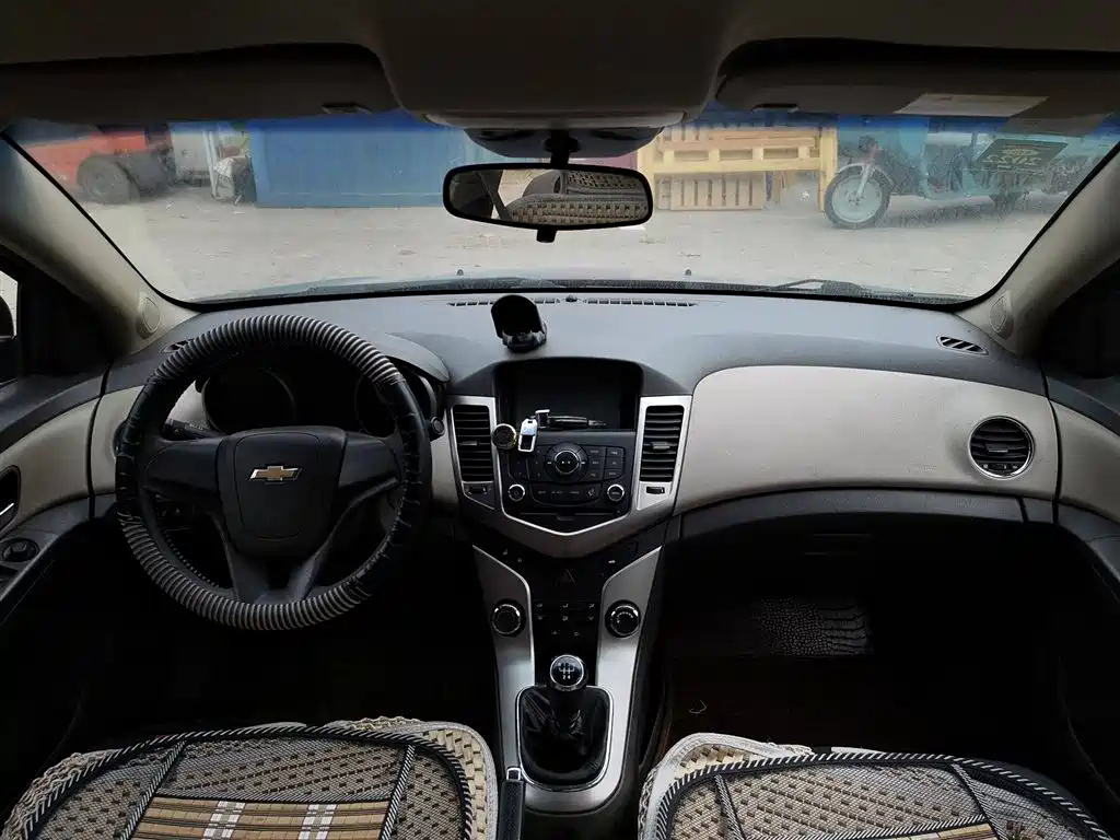 CHEVROLET CRUZE 2015