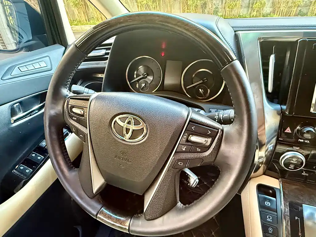 TOYOTA ALPHARD 2018