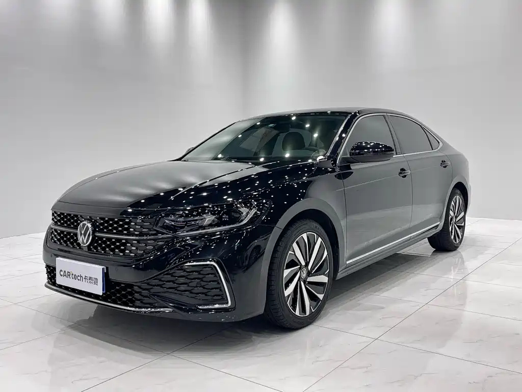 VOLKSWAGEN PASSAT 2022