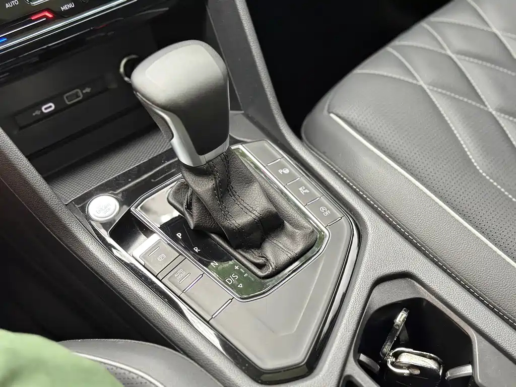 VOLKSWAGEN TIGUAN L 2024