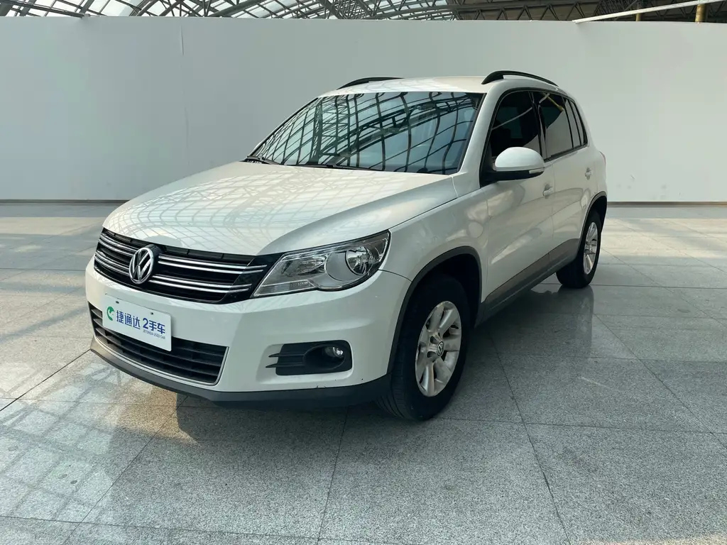 VOLKSWAGEN TIGUAN 2012