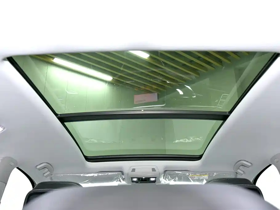 VOLKSWAGEN TOURAN 2024