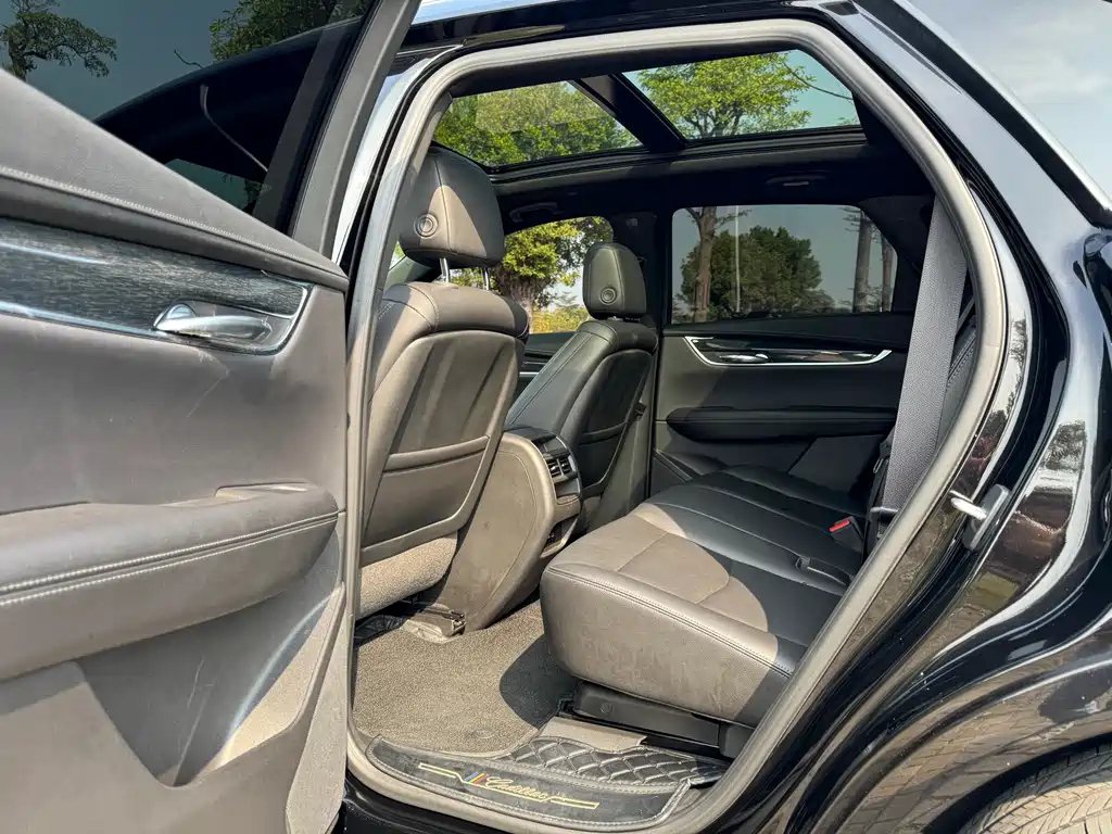 CADILLAC XT5 2021