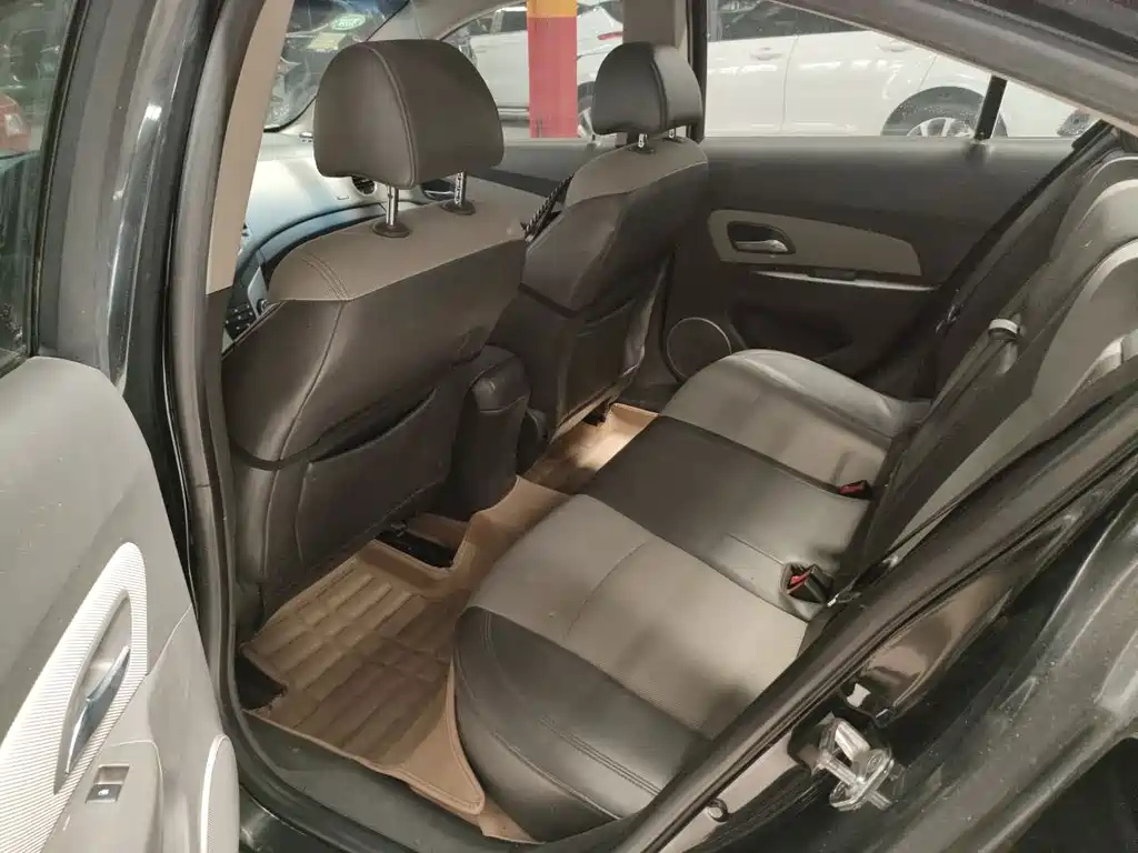 CHEVROLET CRUZE 2011