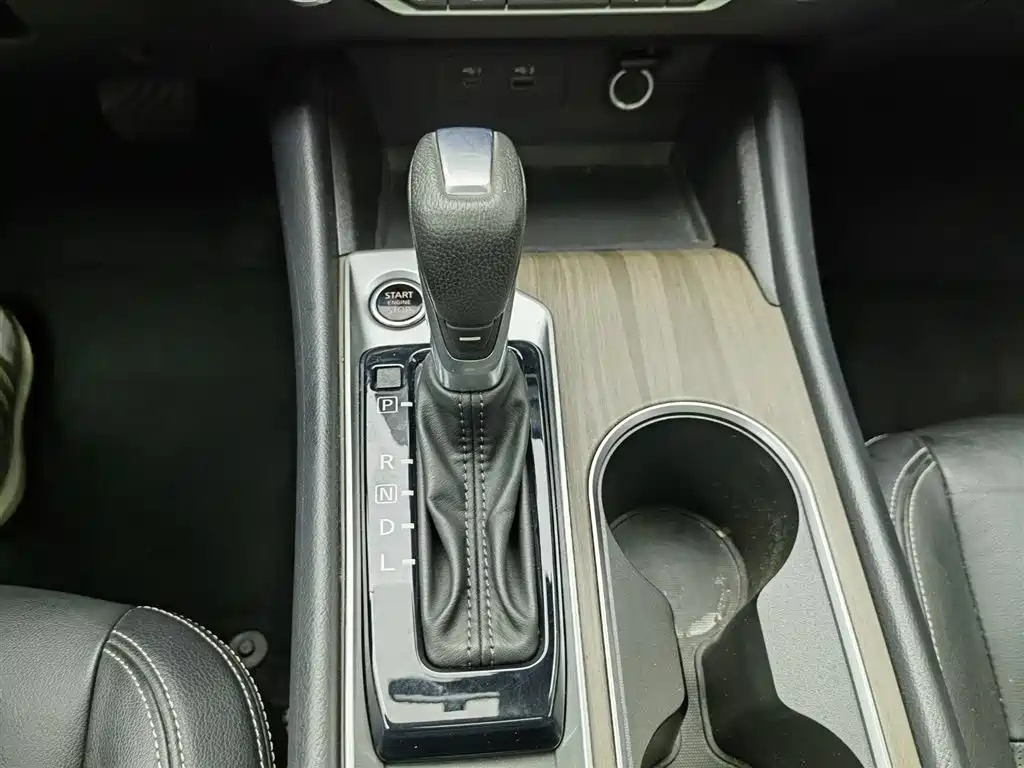 NISSAN TEANA 2021