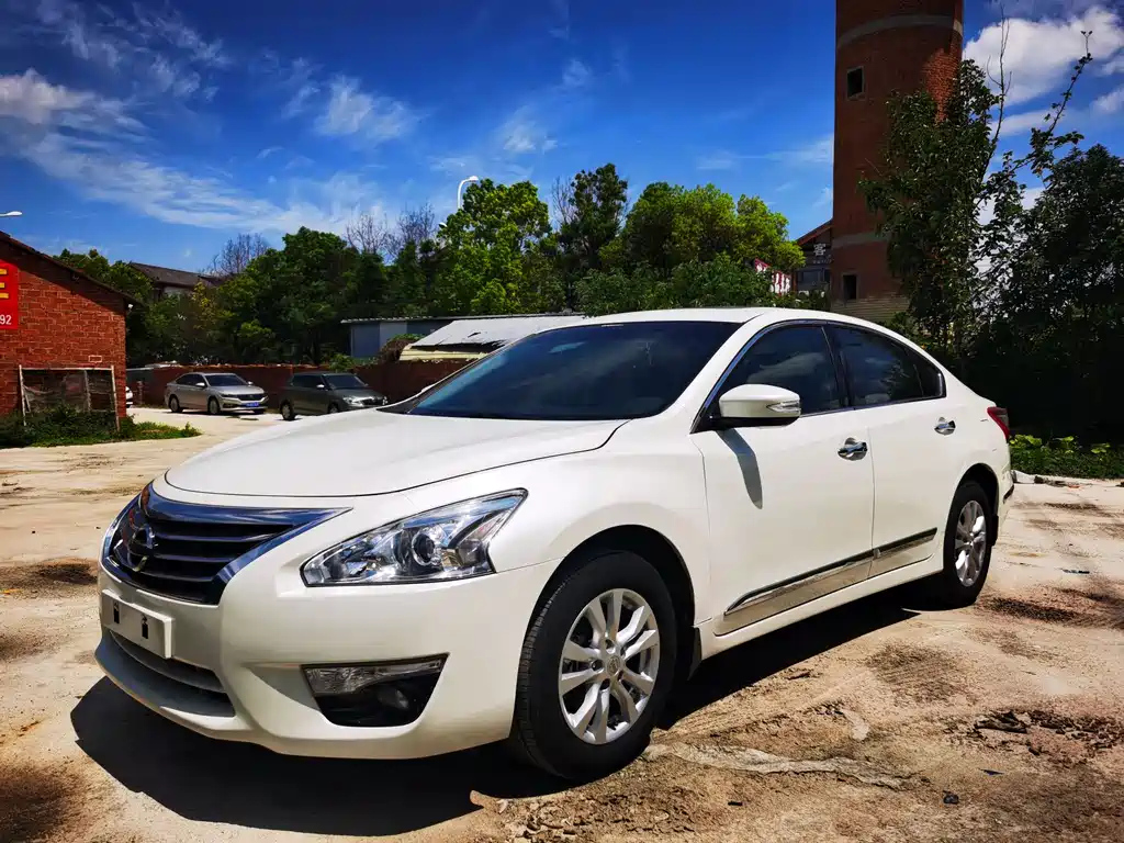 NISSAN TEANA 2013