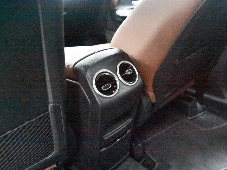 MERCEDES BENZ GLB 2024