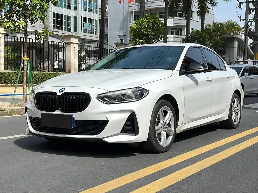 BMW 1-SERIES 2021