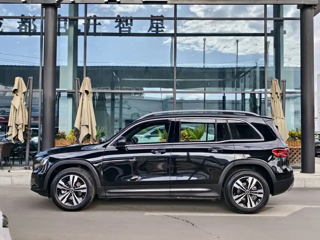 MERCEDES BENZ GLB 2024